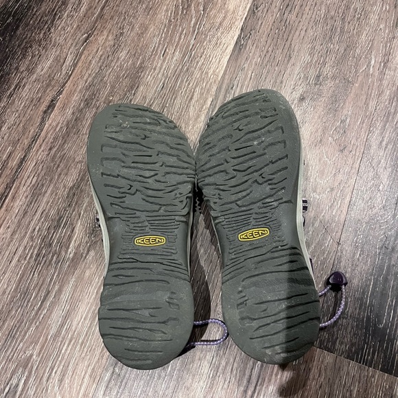 Women’s keen sandal/water shoe, size 10 - Picture 2 of 2